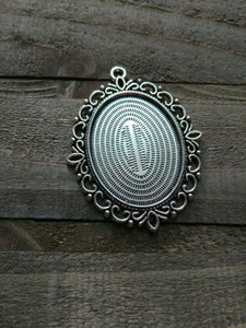 1 Cabochon Setting Cameo Frame Pendant Oval Antiqued Silver 40x30 Flatback