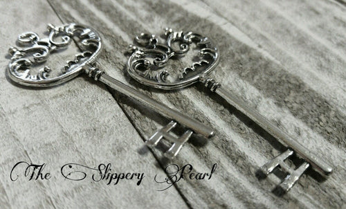 Skeleton Keys Antiqued Silver Keys Big Keys Large Key Pendant Steampunk Keys Wedding Keys 68mm 2.67