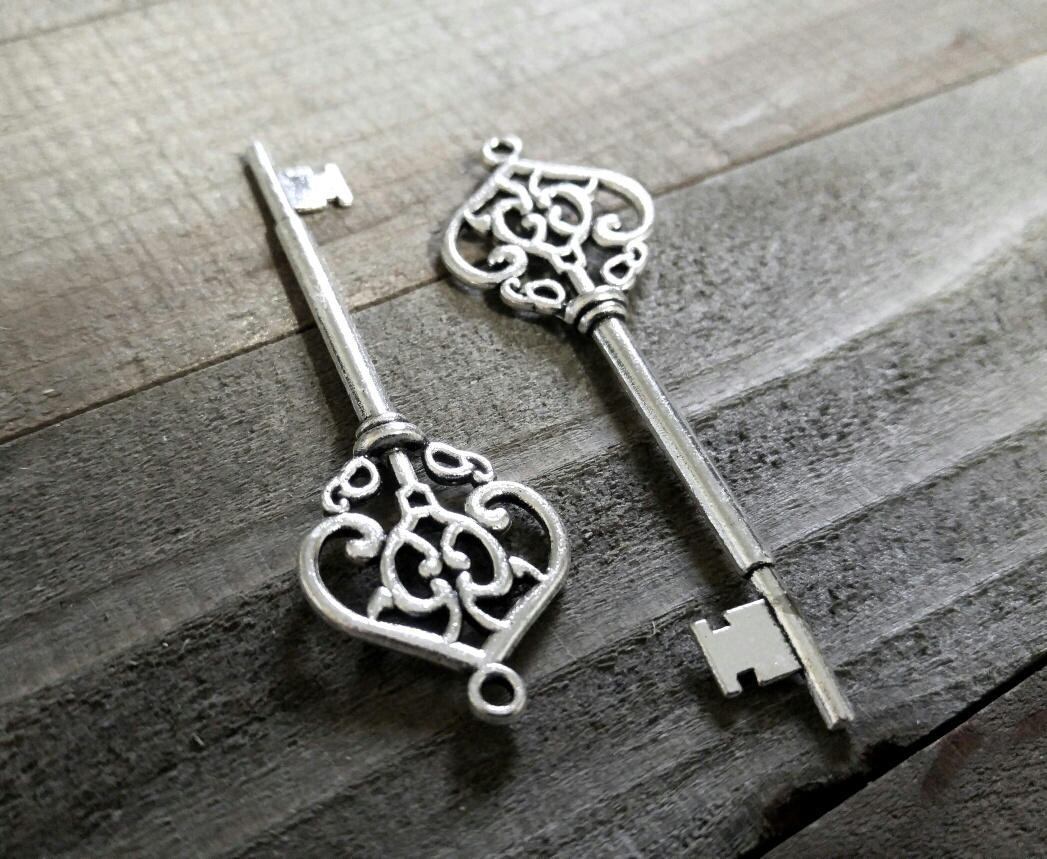 Bulk Skeleton Keys Silver Key Pendants Large Keys Silver Keys Wholesale Keys Skeleton Key Pendants Steampunk Keys 30 pieces 70mm