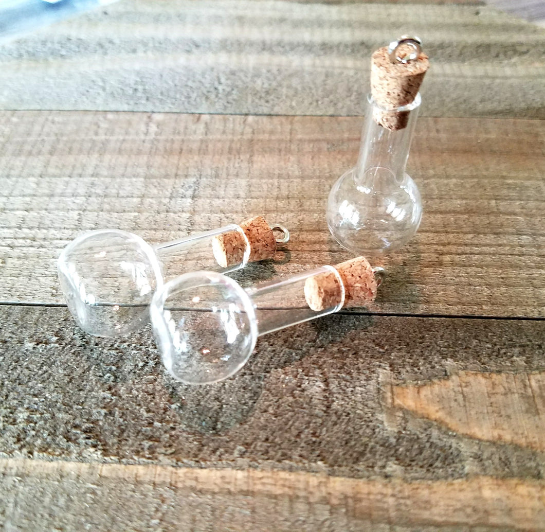 Glass Vial Pendants Small Glass Bottles Flask Bottles Tiny Glass Vials Rounded Flask Bottle Vials with Corks Corked Vials 3pcs