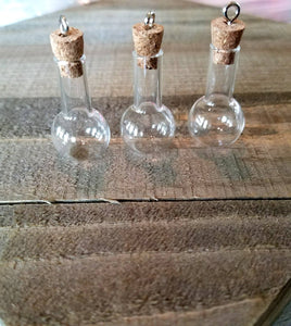 Glass Vial Pendants Small Glass Bottles Flask Bottles Tiny Glass Vials Rounded Flask Bottle Vials with Corks Corked Vials 3pcs