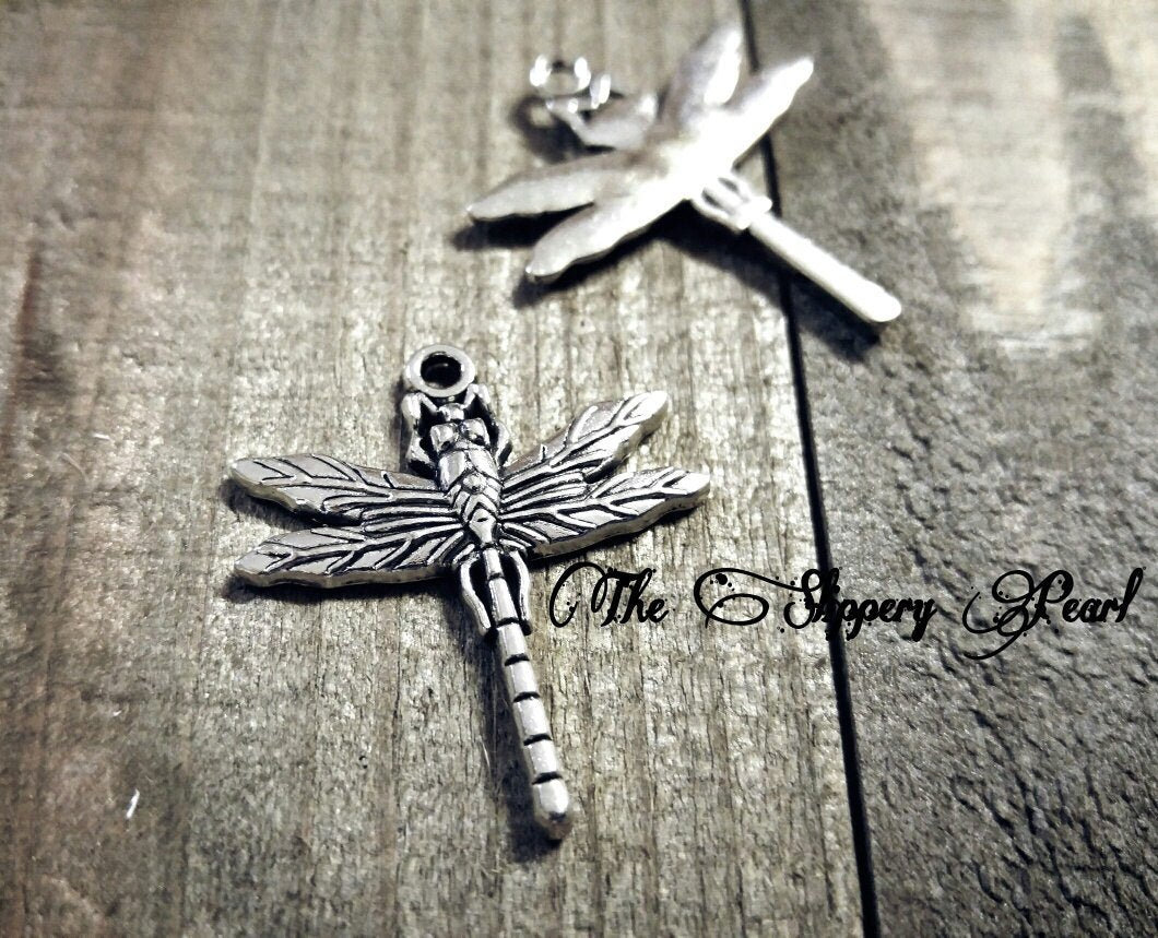 Dragonfly Charms Insect Charms Dragonfly Pendants Dragonfly Charms Small Dragonfly Charms Garden Charms Spring Charms 8 pieces