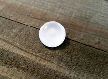 Load image into Gallery viewer, Snap Chunk Button Milky White Chunk Snap 18mm Chunk