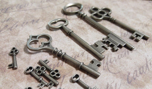 Key Charms Antiqued Silver Key Pendants Skeleton Keys Assorted Keys Steampunk Keys Big Keys 14pcs PREORDER