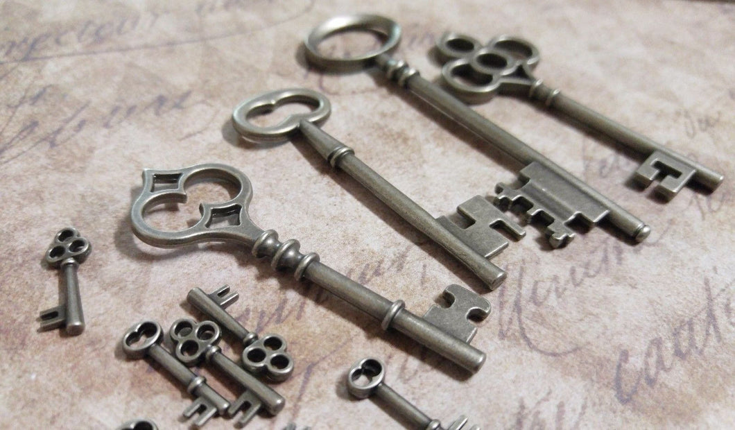 Key Charms Antiqued Silver Key Pendants Skeleton Keys Assorted Keys Steampunk Keys Big Keys 14pcs