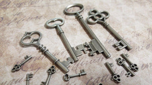 Key Charms Antiqued Silver Key Pendants Skeleton Keys Assorted Keys Steampunk Keys Big Keys 14pcs PREORDER