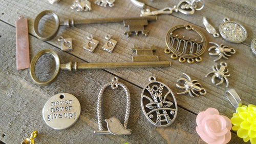 Jewelry Supplies DESTASH Lot Assorted Charms Pendants Connectors Beads BULK Charms Wholesale Charms Silver Bronze Gold Skeleton Keys 36pcs