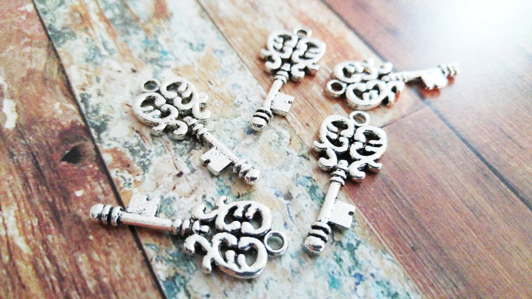 Heart Key Pendants Antiqued Silver Keys Heart Keys Skeleton Keys Key Charms Filigree 2 Sided 33mm 10pcs