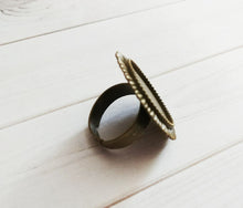 Load image into Gallery viewer, Adjustable Ring Blank Antiqued Bronze Circle Cabochon Setting 20mm
