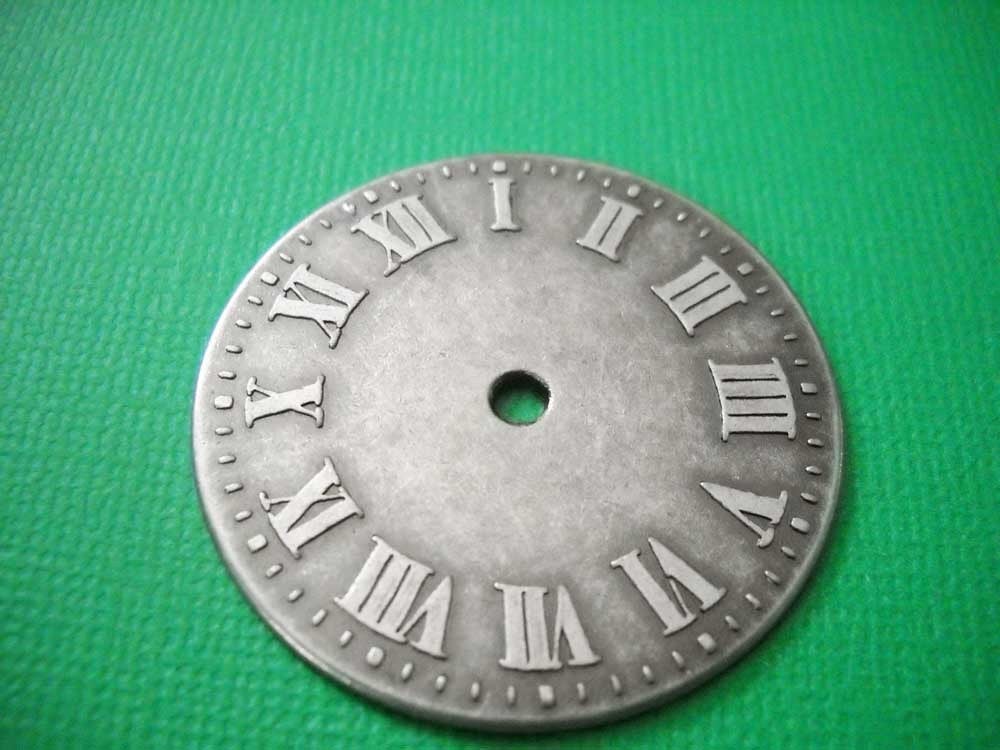 Clock Face Watch Face Antiqued Silver Clock Pendant Embellishment Roman Numerals Steampunk Clock 1 piece