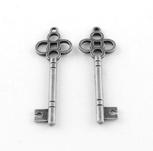Bulk Skeleton Keys Wholesale Keys Antiqued Silver Trinity Key Charms Key Pendants Steampunk 47mm 50pcs