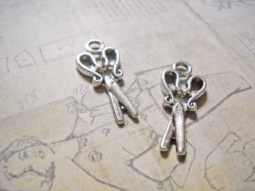 Scissor Charms Antiqued Silver Scissor Pendants Hairdresser Charms Seamstress Charms Sewing Pendants Tiny Scissors 4pcs