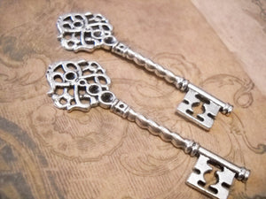 Wholesale Key Pendants Bulk Keys Antiqued Silver Key Pendants Steampunk Keys Key Charms Silver Keys 68mm Wedding Keys 200pcs PREORDER