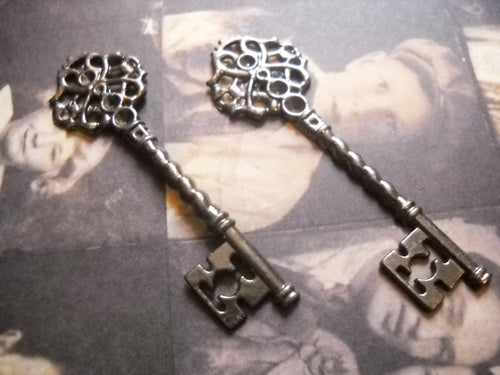 Black Keys Skeleton Keys Wholesale Keys Key Pendants Steampunk Keys Bulk Skeleton Keys Key Pendant Black Key Pendant Gunmetal Keys 10pcs