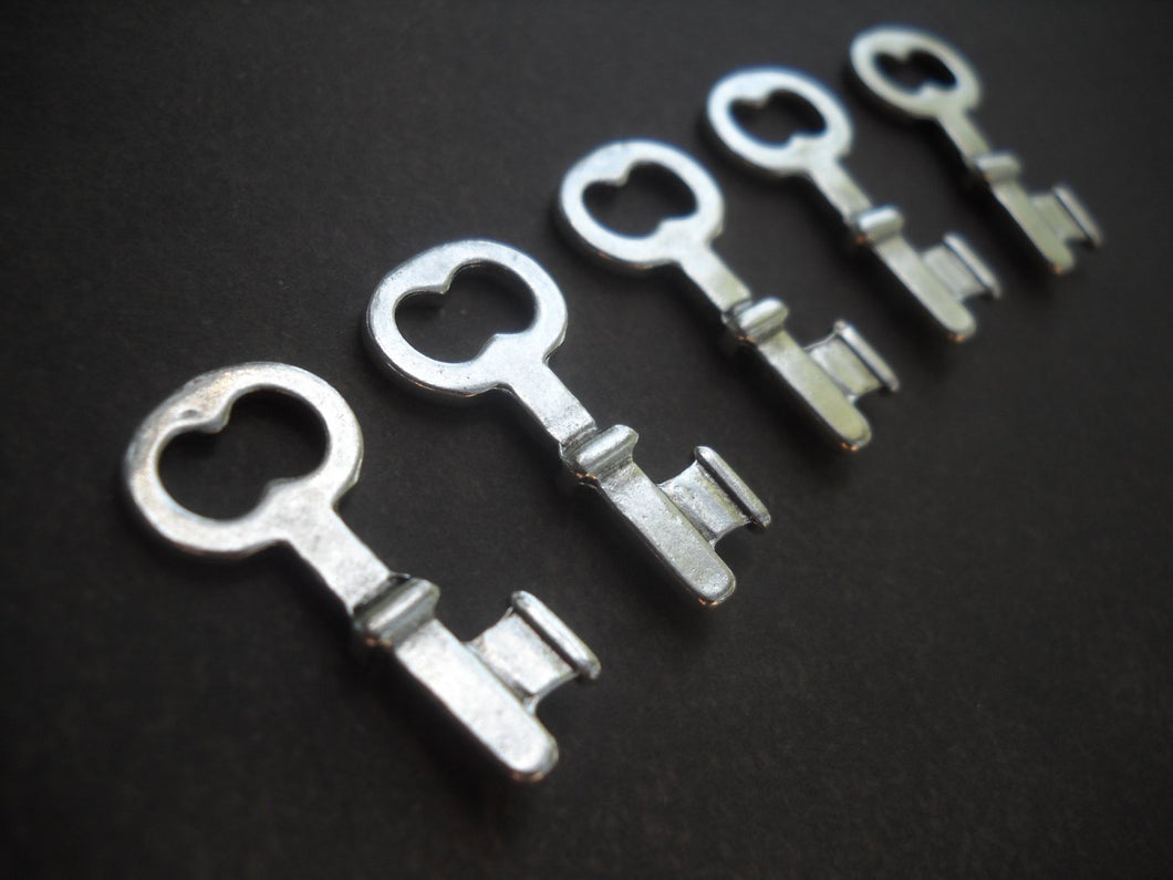 Silver Key Charms Key Pendants Skeleton Keys Silver Keys Wholesale Keys Skeleton Key Charm Steampunk Keys 10 pieces 26mm