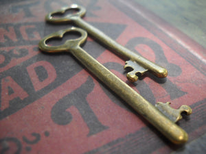 Skeleton Key Pendants Antiqued Bronze Keys Key Charms Vintage Style Keys Bronze Pendants 2 pieces 53mm 2.08" Steampunk Keys