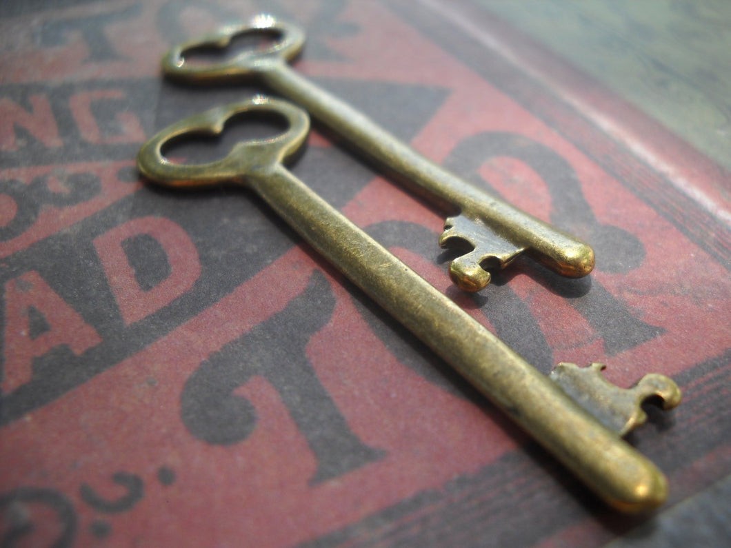 Skeleton Key Pendants Antiqued Bronze Keys Key Charms Vintage Style Keys Bronze Pendants 2 pieces 53mm 2.08