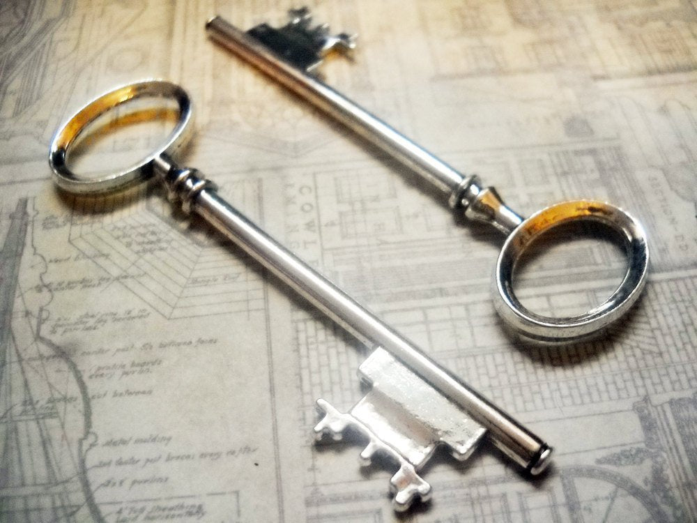 Big Key Large Skeleton Key Antiqued Silver Key Pendant 3 Inch Key Steampunk Key Big Key Pendant Silver Skeleton Key 80mm 3.14