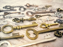 Load image into Gallery viewer, Bulk Skeleton Keys Key Pendants Steampunk Keys Mixed Metal Keys Assorted Keys Bronze Silver Gunmetal Gold-50pcs