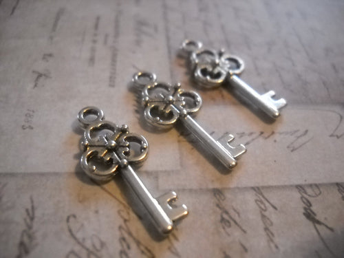 Skeleton Key Charms Antiqued Silver Double Sided 23mm 20 pieces Wholesale Charms