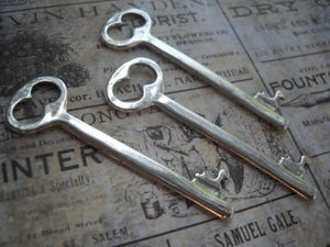 Silver Skeleton Keys-Key Pendants-Bulk Skeleton Keys Key Charms Steampunk Keys Silver Keys Steampunk Charms Wedding Keys 10 pieces 53mm