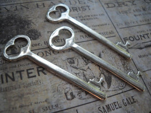 Silver Keys Bulk Skeleton Keys Key Pendants Silver Key Charms Steampunk Keys Wedding Keys Skeleton Key Charms Wholesale Keys 25 pieces