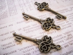 Key Pendants Steampunk Key Charms Bulk Skeleton Keys 45mm Wedding Keys Antiqued Bronze Keys Wholesale Keys 200 Keys