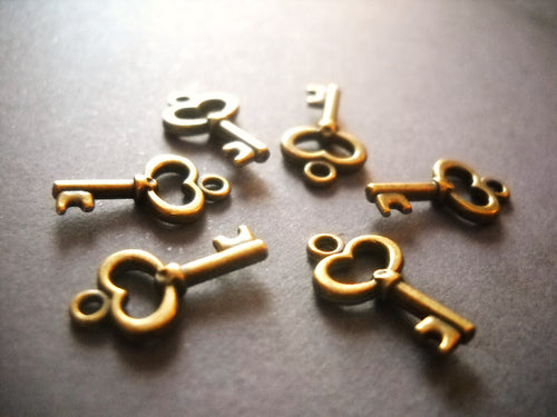 Key Charms Bulk Keys Skeleton Keys Steampunk Keys Bronze Key Charms Bronze Charms BULK Charms Wholesale Charms Tiny Key Charms 50