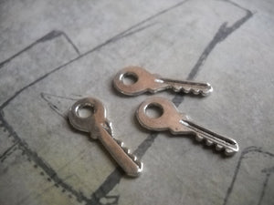 Key Charms Steampunk Key Pendants Antiqued Silver Keys Miniature Key Charms House Keys Tiny Key Charms 50 pieces Bulk Keys