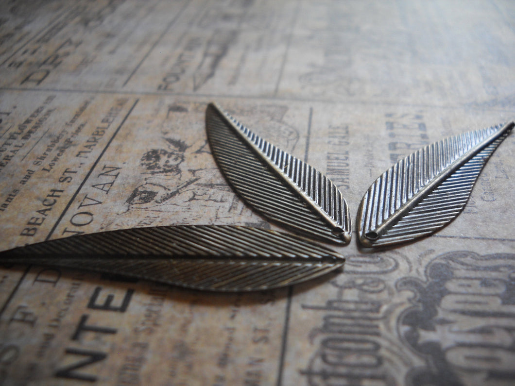 Wing Pendants Wing Charms-Leaf Pendants-Bronze Wings Bronze Wing Charms Leaf Charms 20 pieces 42mm