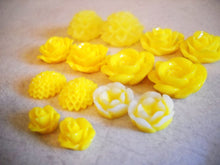 Load image into Gallery viewer, Flower Cabochons Flatback Flowers Yellow Cabochons Yellow Flower Mum Flatbacks Flat Back Flowers Assorted Cabochons Flowers for Rings 20pc