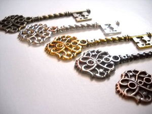 Wholesale Keys BULK Skeleton Keys Assorted Key Pendants Copper Silver Gold Bronze Black Keys Steampunk Supplies 20pcs 68mm