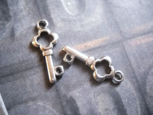 Silver Key Charms Antiqued Silver Key Pendants Skeleton Keys Steampunk Keys Miniature Keys Tiny Key Charms BULK Skeleton Keys 25pcs