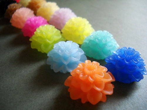 Flower Cabochons Flower Flat Backs Assorted Colors 20mm Mum Cabochons Resin Flowers Wholesale Cabochons Flatbacks 50pcs