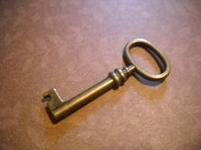 Load image into Gallery viewer, Bulk Skeleton Keys Antiqued Bronze  Key Charms Wholesale Keys Wedding Keys Key Pendants Steampunk Keys 100pcs 41mm