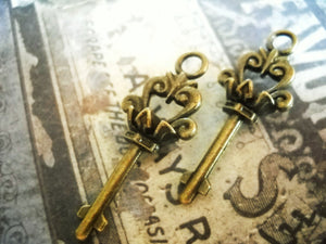 Bulk Skeleton Keys Bronze Key Charms Crown Keys Wholesale Keys Pendants Wedding Keys Antiqued Bronze Keys 37mm 200pcs PREORDER