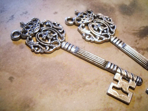 Big Keys Antiqued Silver Keys Steampunk Keys Focal Pendants Key Pendants Crown Keys 70mm Large Keys 2 pieces Crown Key Pendants