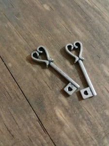 Heart Key Charms Skeleton Keys Antiqued Silver Key Charms 25pcs Heart Top Keys Valentines Charms Wholesale Keys