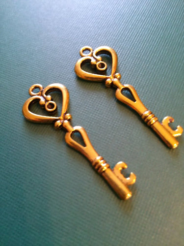 Heart Key Pendants Wedding Keys Antiqued Gold Skeleton Key Bulk Skeleton Keys Gold Key Charms Steampunk Keys Wholesale 75pcs