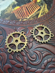 Clock Gear Watch Gear Connectors Bracelet Connectors Necklace Connectors Antiqued Bronze Gear Pendants Charms 4 pieces