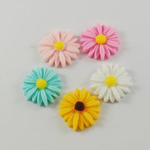 Load image into Gallery viewer, Flower Cabochons Daisy Cabochons Resin Flower Flatbacks Daisy Flat Back Assorted Colors Flat Back Glue On Cabochons 23mm 10pcs