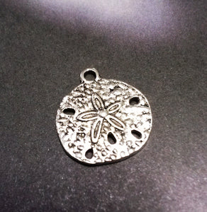Sand Dollar Charms Sand Dollar Pendants Antiqued Silver Charms Ocean Charms Nautical Charms 10 pieces