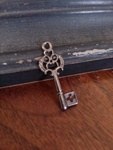 Load image into Gallery viewer, Bulk Skeleton Keys Black Gunmetal Wholesale Key Charms Pendants 28mm 100 pieces Black Keys Gunmetal Keys
