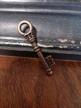 Load image into Gallery viewer, Bulk Skeleton Keys Wholesale Key Charms Pendants Antiqued Copper Wedding Keys Steampunk Keepsake Box Keys 500 pieces 36mm BULK PREORDER