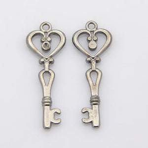 Bulk Skeleton Keys Heart Keys Black Keys Gunmetal Wholesale Keys Skeleton Key Pendants Wedding Keys 42mm-50 pieces