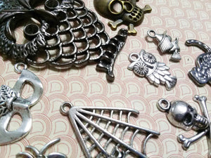 Halloween Charms Assorted Charms Themed Charms Bronze Silver Black Owl Pendant Witch Charm Skull and Crossbones Mixed Pendants 9pcs