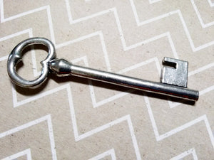 Large Skeleton Key Antiqued Silver Wedding Key Silver Key Pendant Steampunk Key 71mm