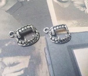 Vampire Charms Vampire Pendants Fang Charms Antiqued Silver Charms 10 pieces Halloween Charms Wholesale Charms Silver Teeth Charms