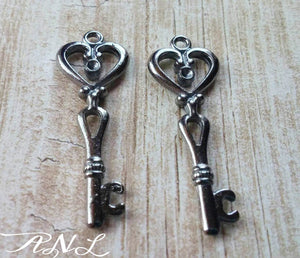 Heart Keys Key Pendants Wedding Keys Skeleton Key Charms Black Gunmetal Charms Black Keys 42mm 30pcs