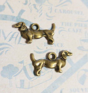 Dog Charms Dachshund Charms Antiqued Bronze "Wienie Dog" Charms Double Sided 18mm 25pcs PREORDER